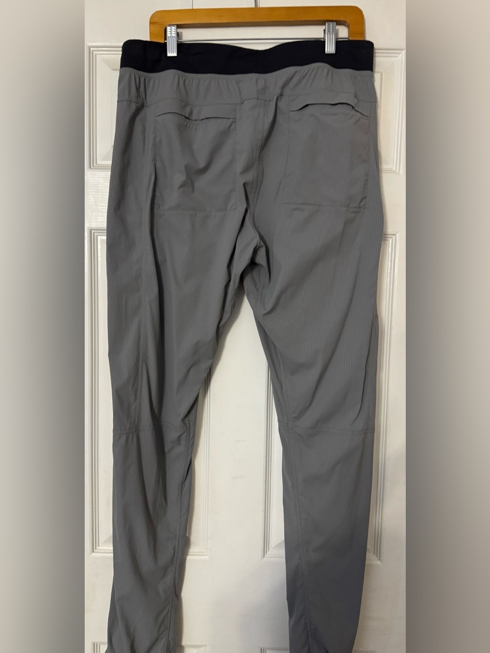 Lululemon Men’s Gray Jogger Pants Size XL 34x34 Stretch Drawcord Hem - Picture 12 of 13